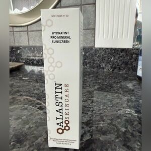 NEW Alastin Skincare Hydratint Pro Mineral Tinted Sunscreen SPF 36